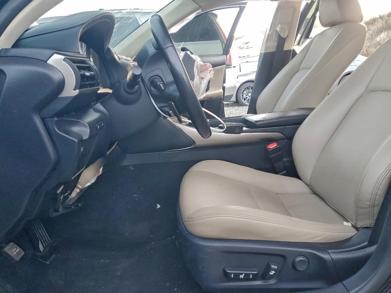2018 LEXUS IS 300