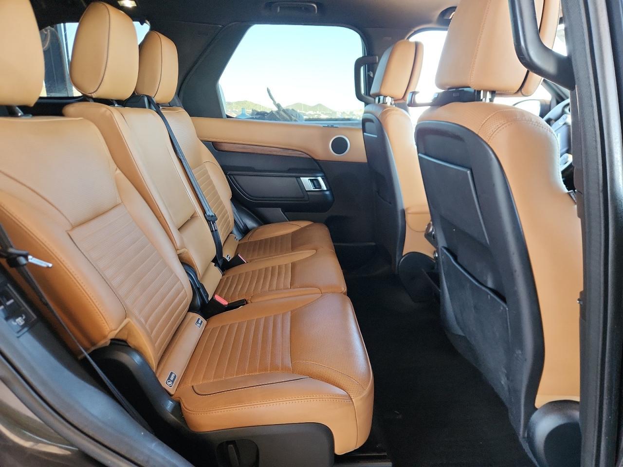 2018 LAND ROVER Discovery