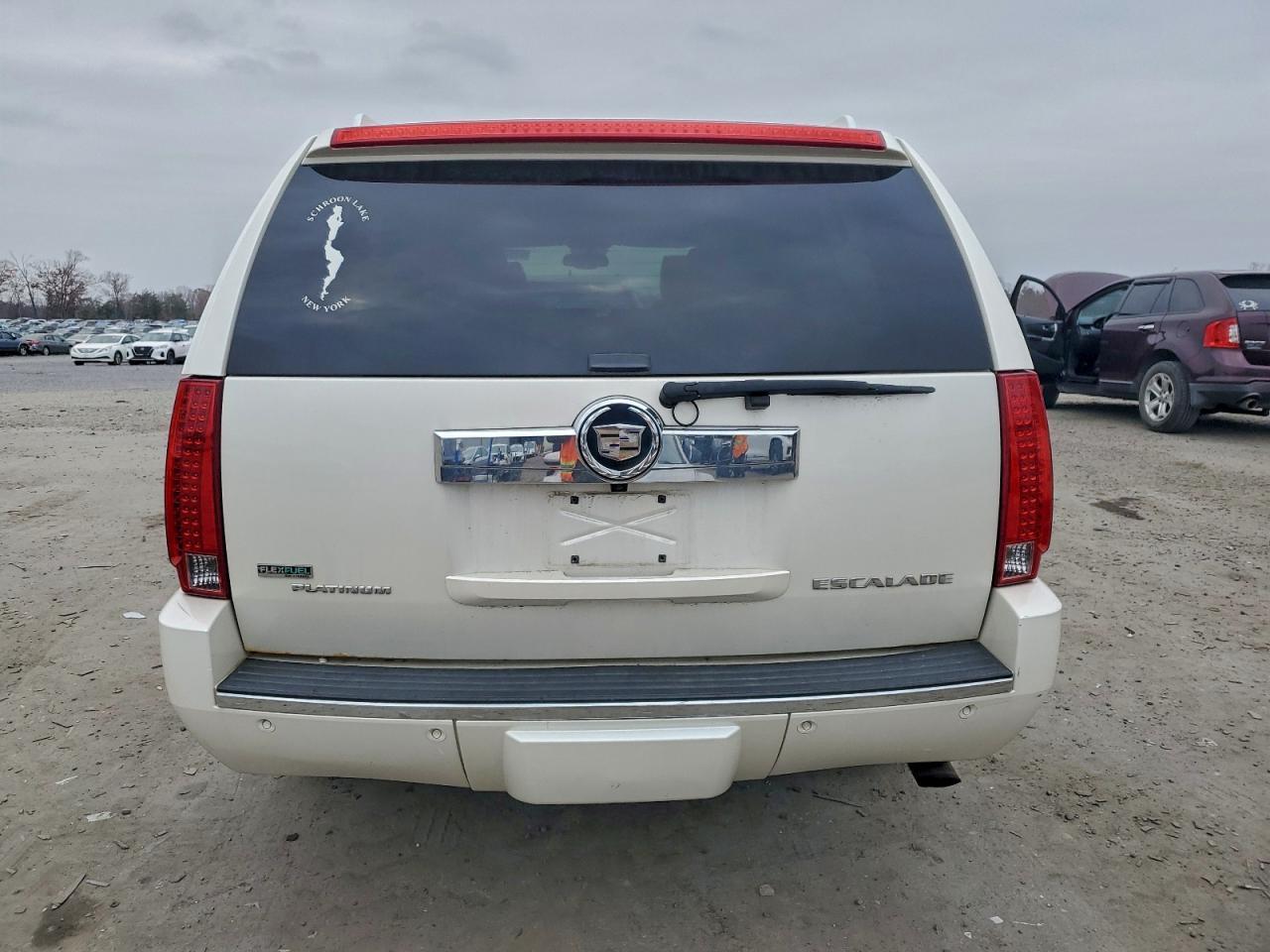 2011 CADILLAC Escalade ESV