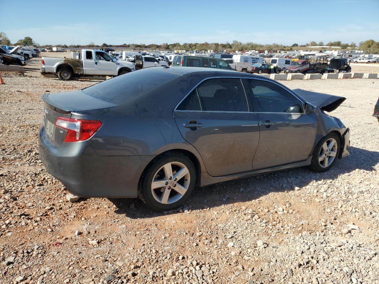 2014 TOYOTA CAMRY