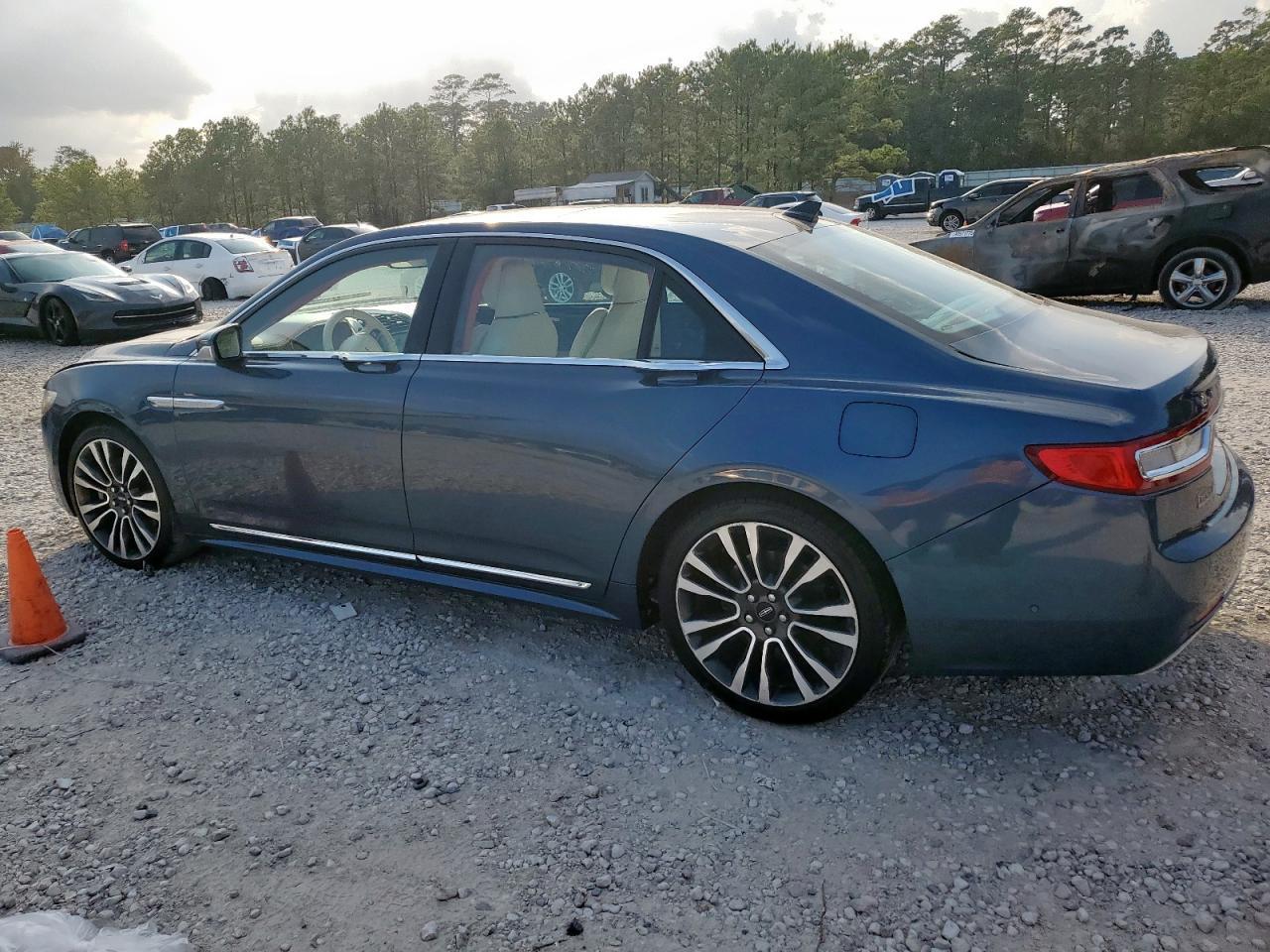 2018 LINCOLN Continental