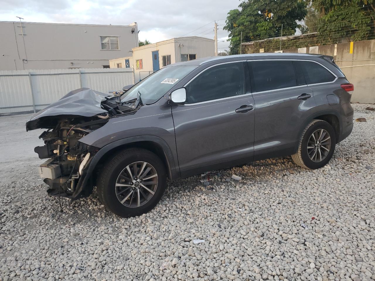 2019 TOYOTA HIGHLANDER