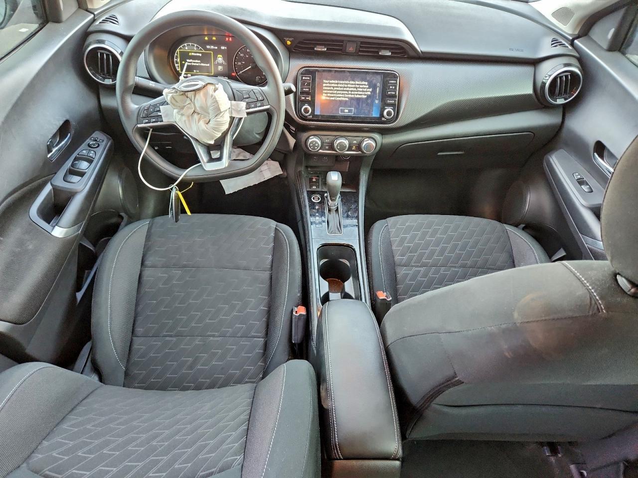 2024 NISSAN KICKS