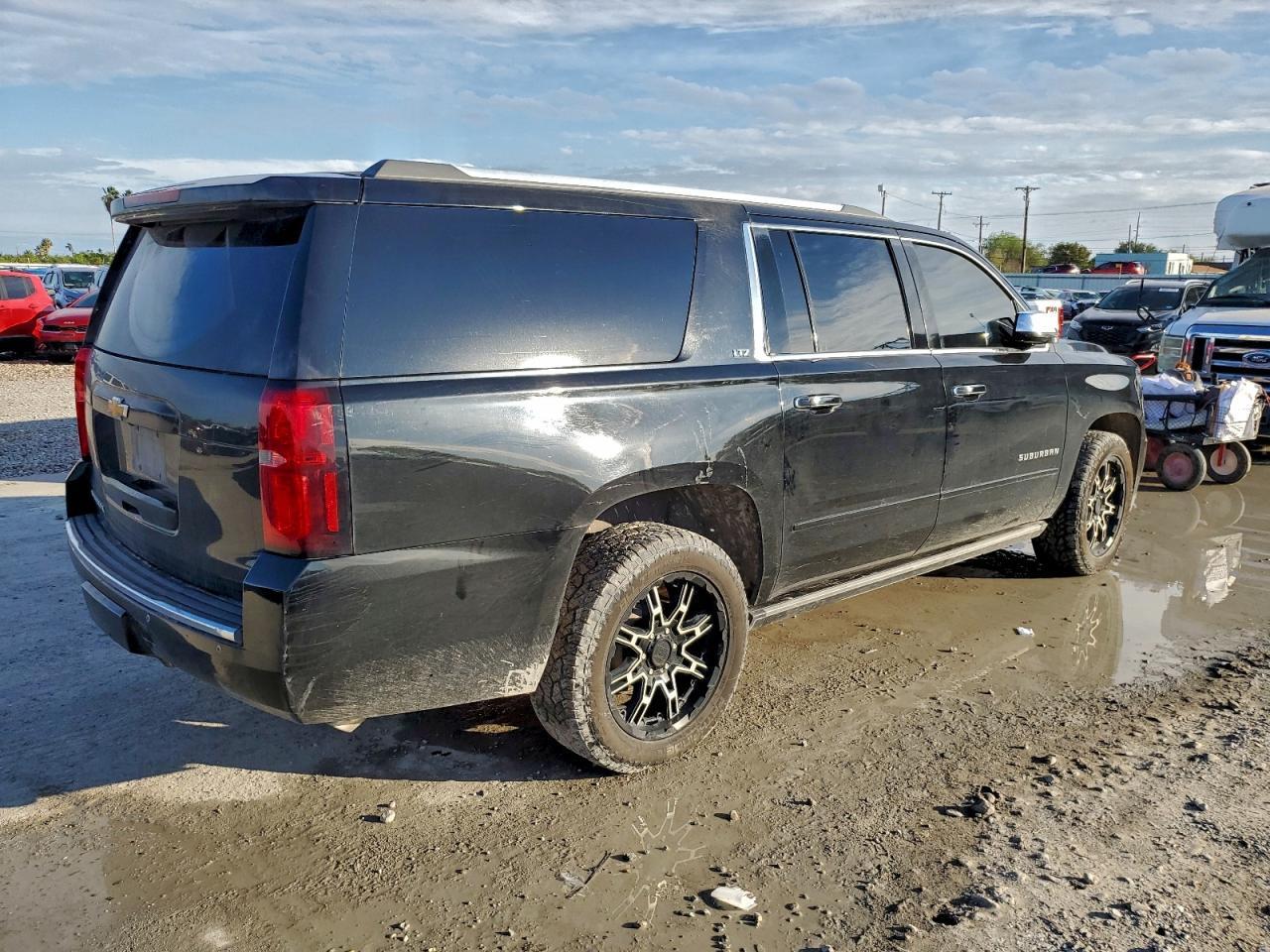 2016 CHEVROLET Suburban