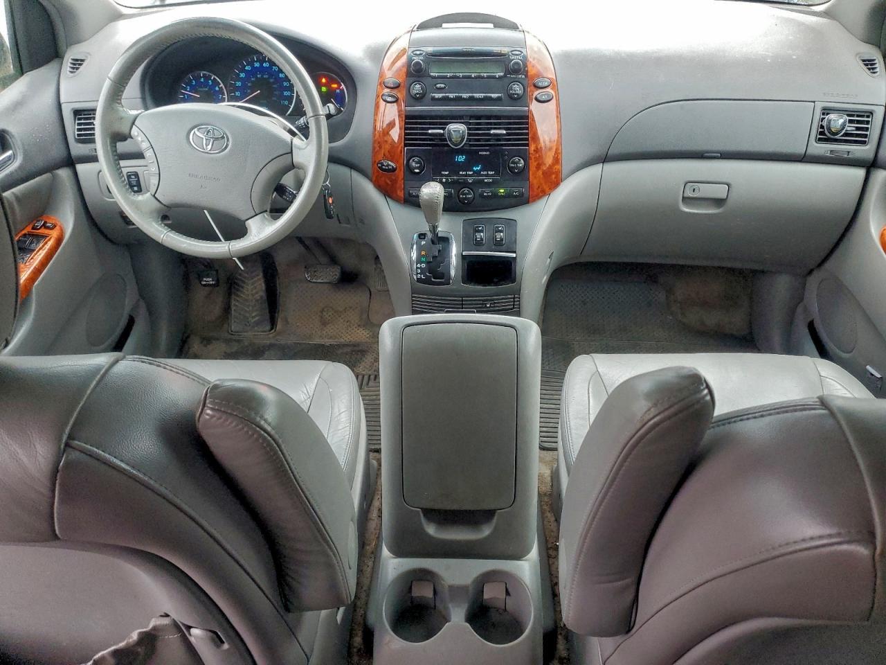 2006 TOYOTA SIENNA