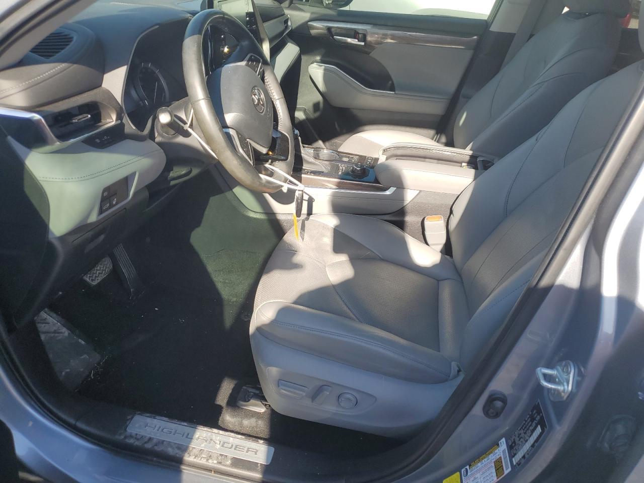 2019 NISSAN KICKS