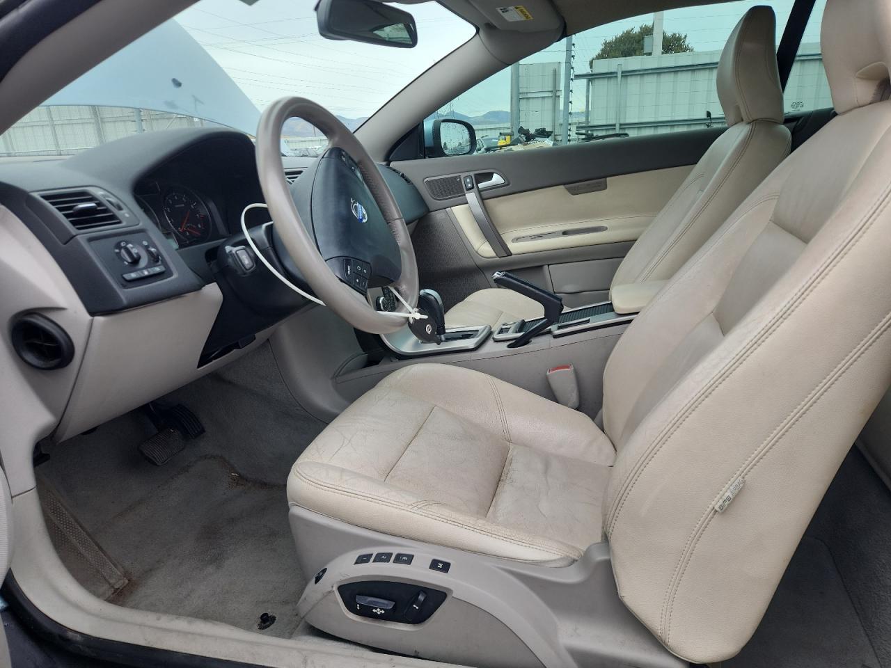 2010 VOLVO C70