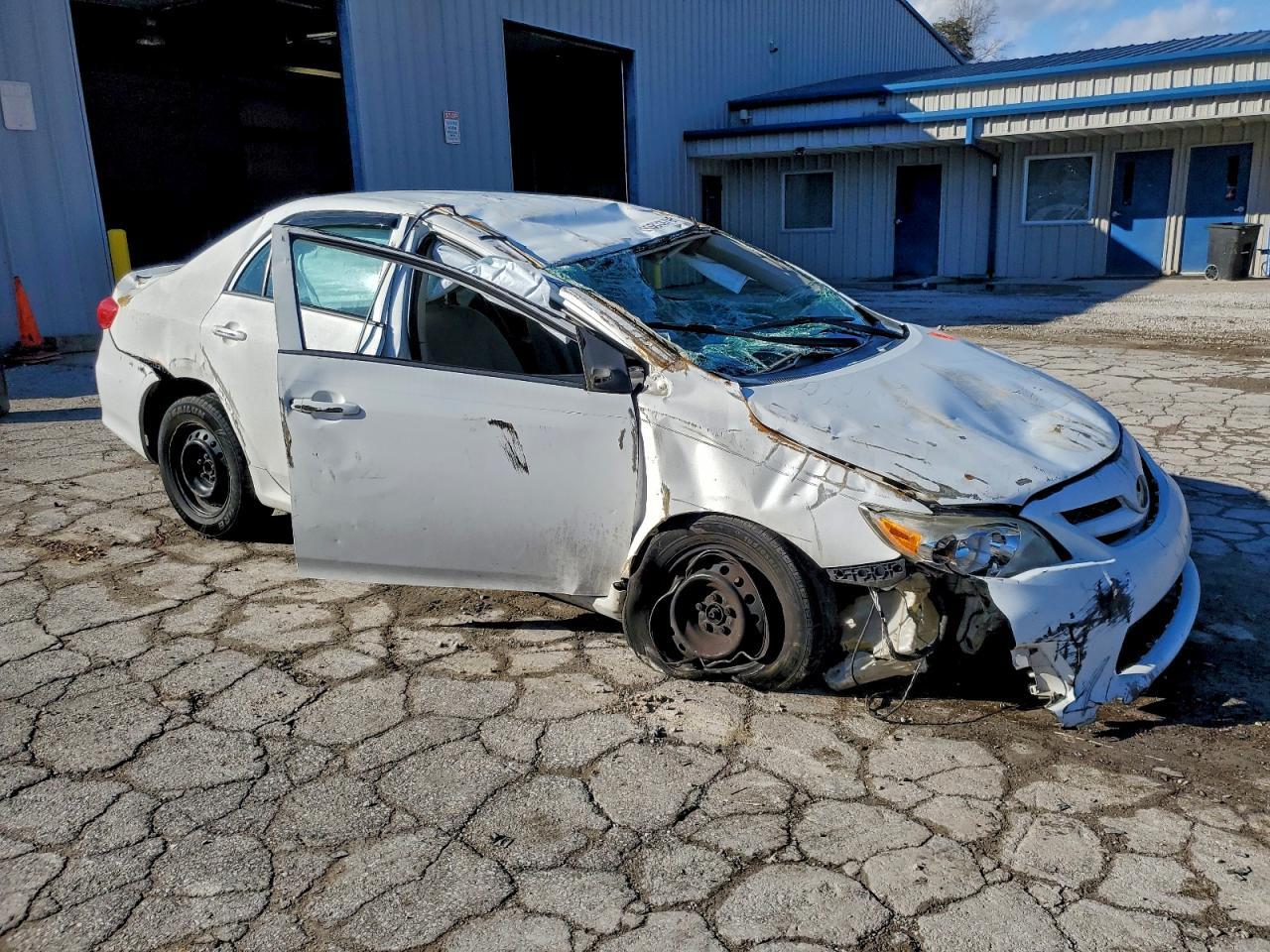 2013 TOYOTA COROLLA