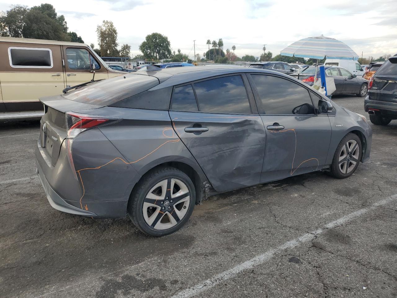 2016 TOYOTA PRIUS