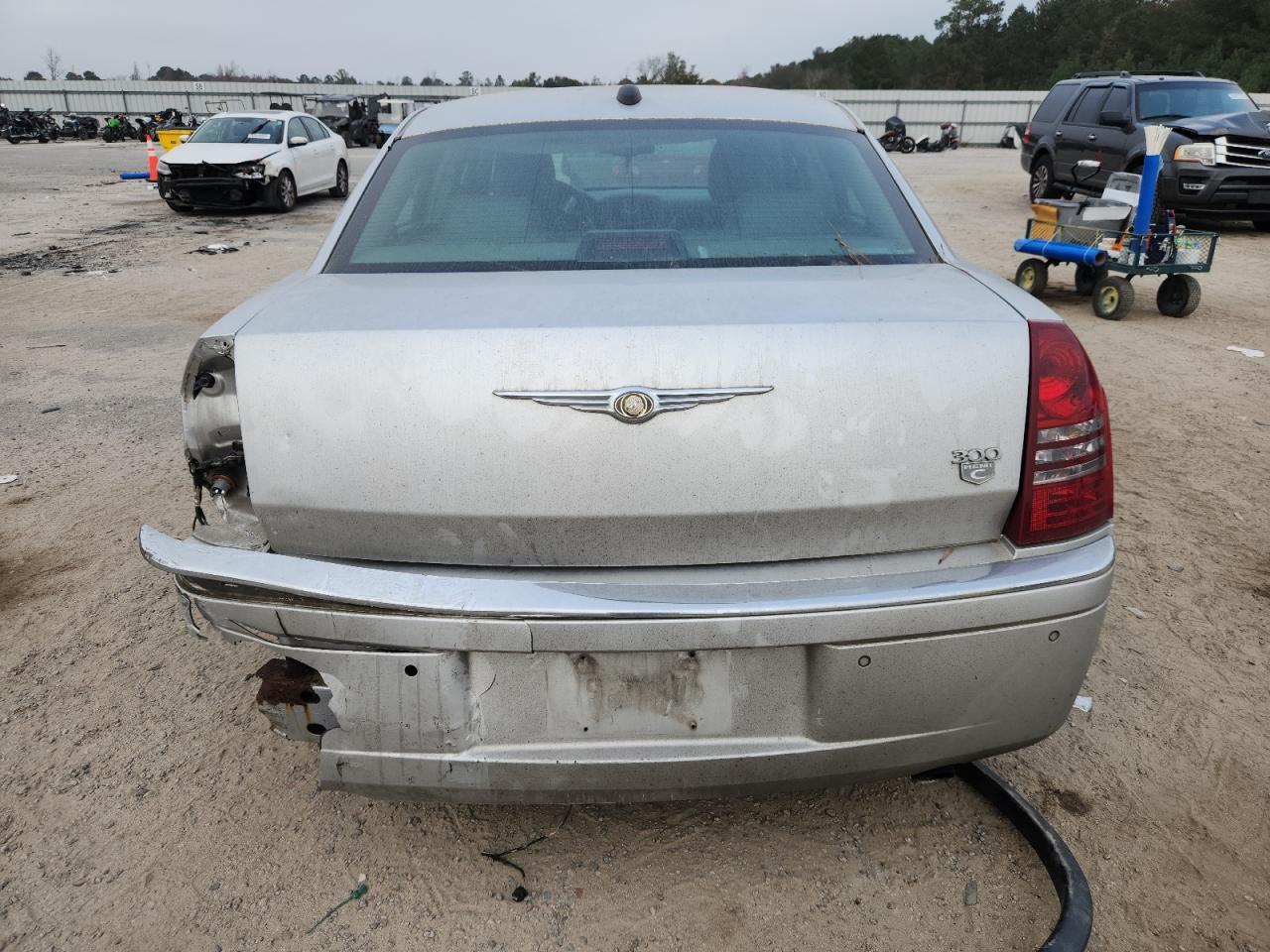 2005 CHRYSLER 300
