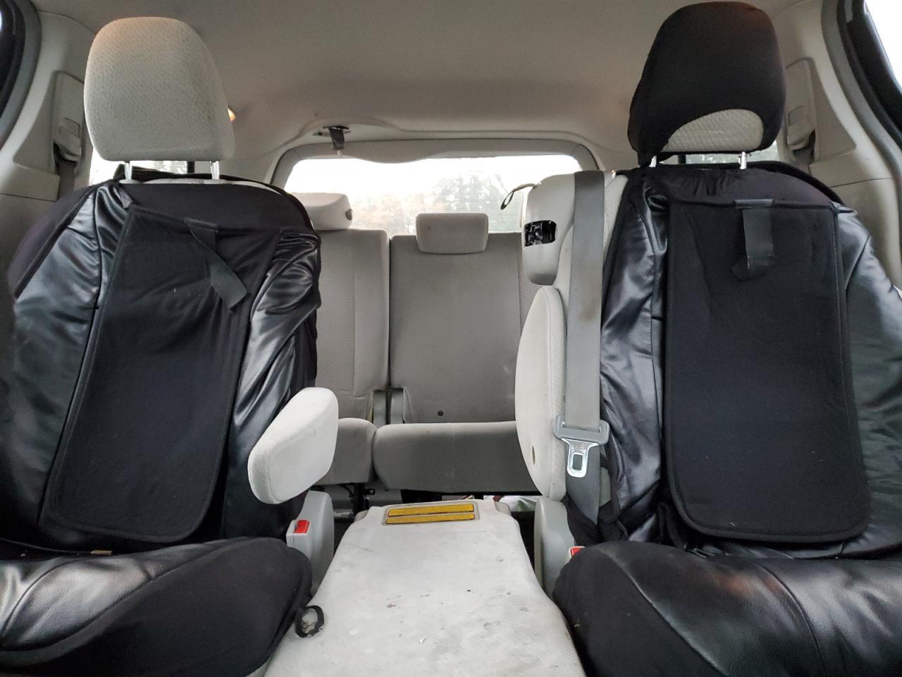 2013 TOYOTA SIENNA