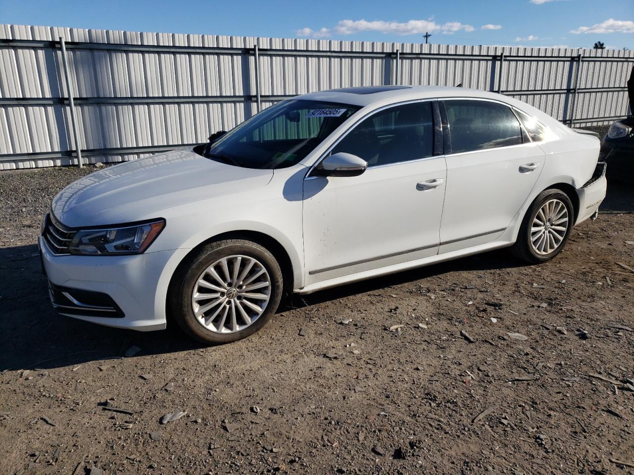 2017 VOLKSWAGEN Passat