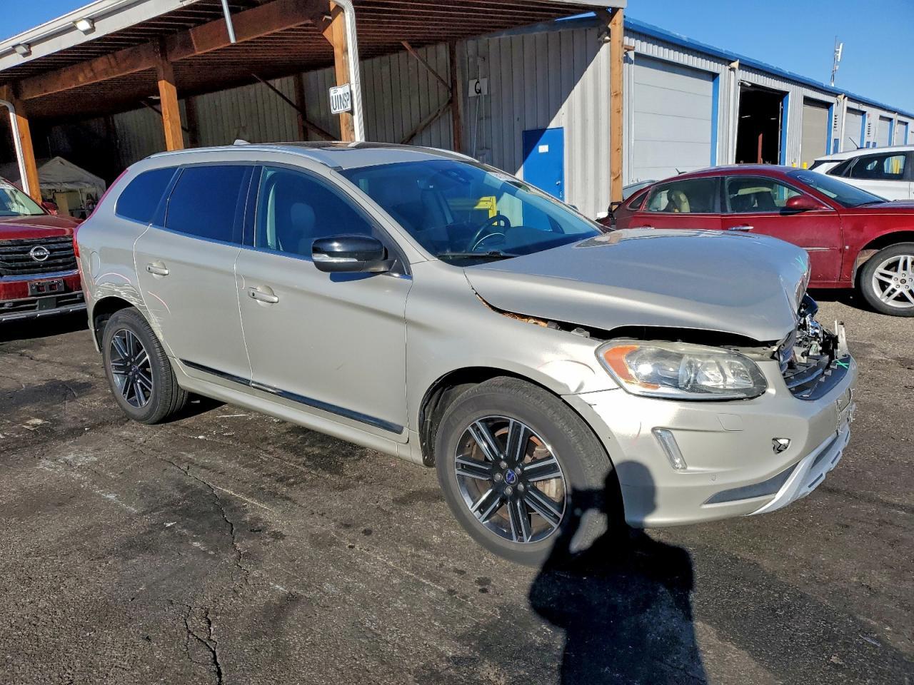 2017 VOLVO XC60