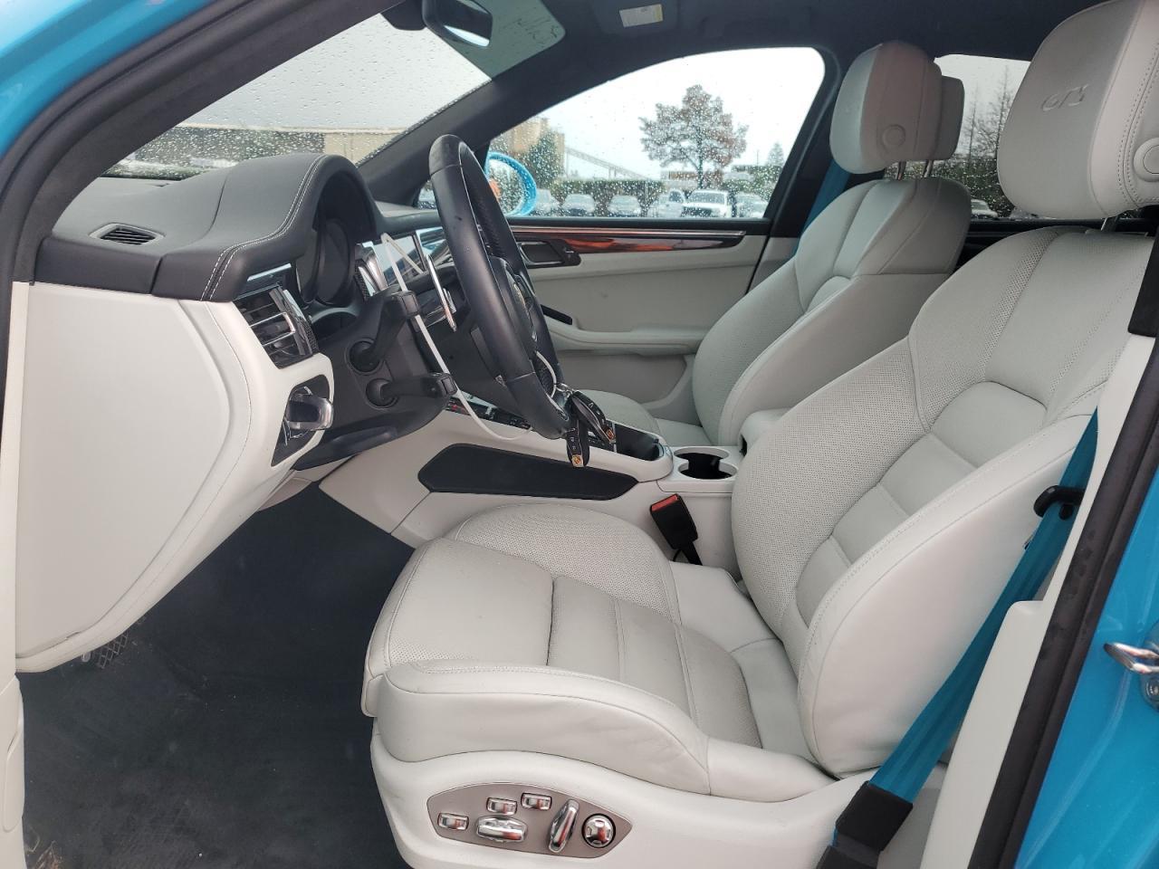 2022 PORSCHE Macan