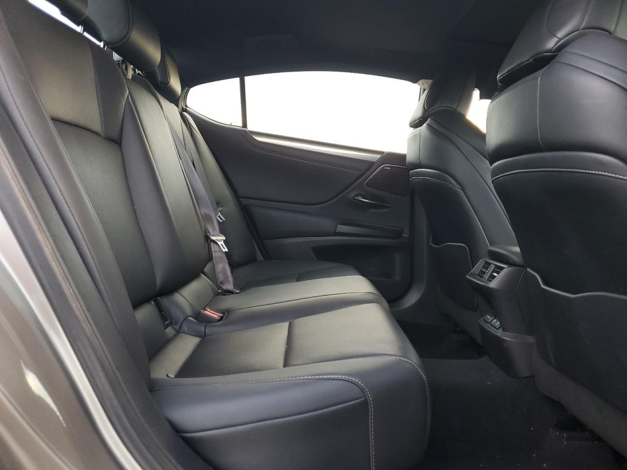 2019 LEXUS ES 350