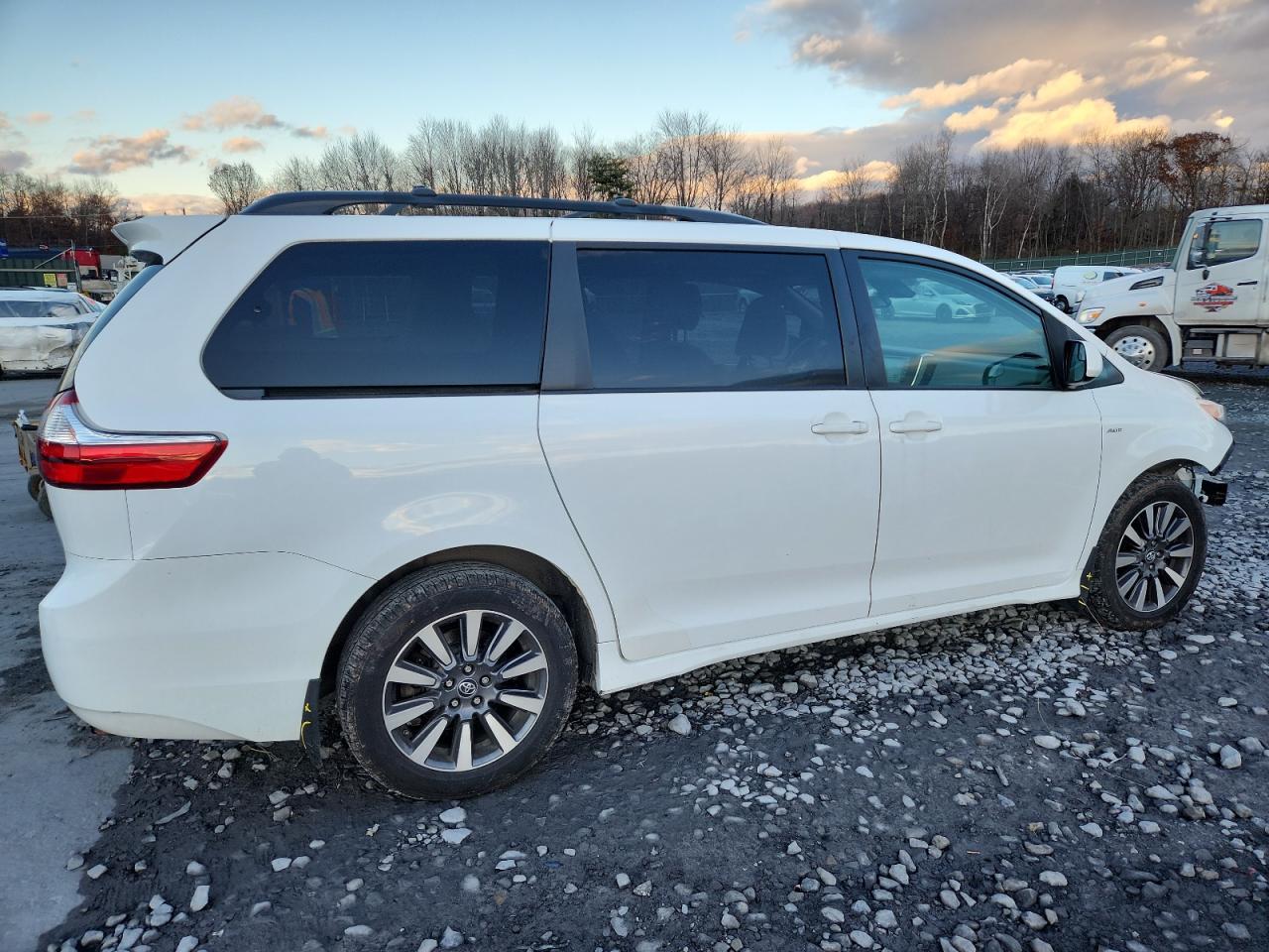 2019 TOYOTA SIENNA