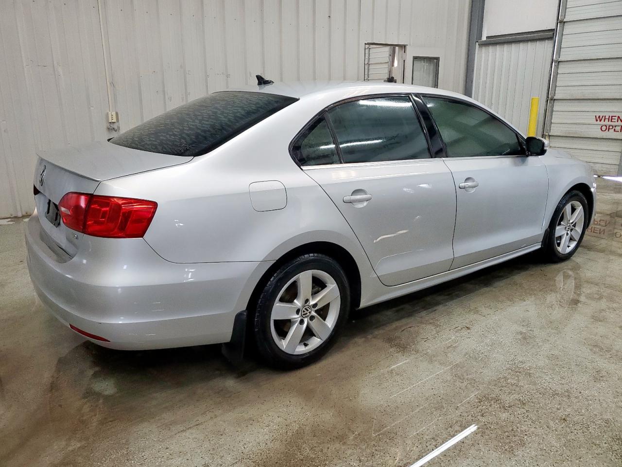 2012 VOLKSWAGEN JETTA
