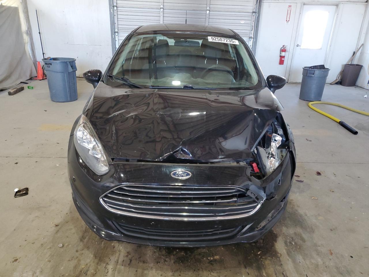2016 FORD Fiesta