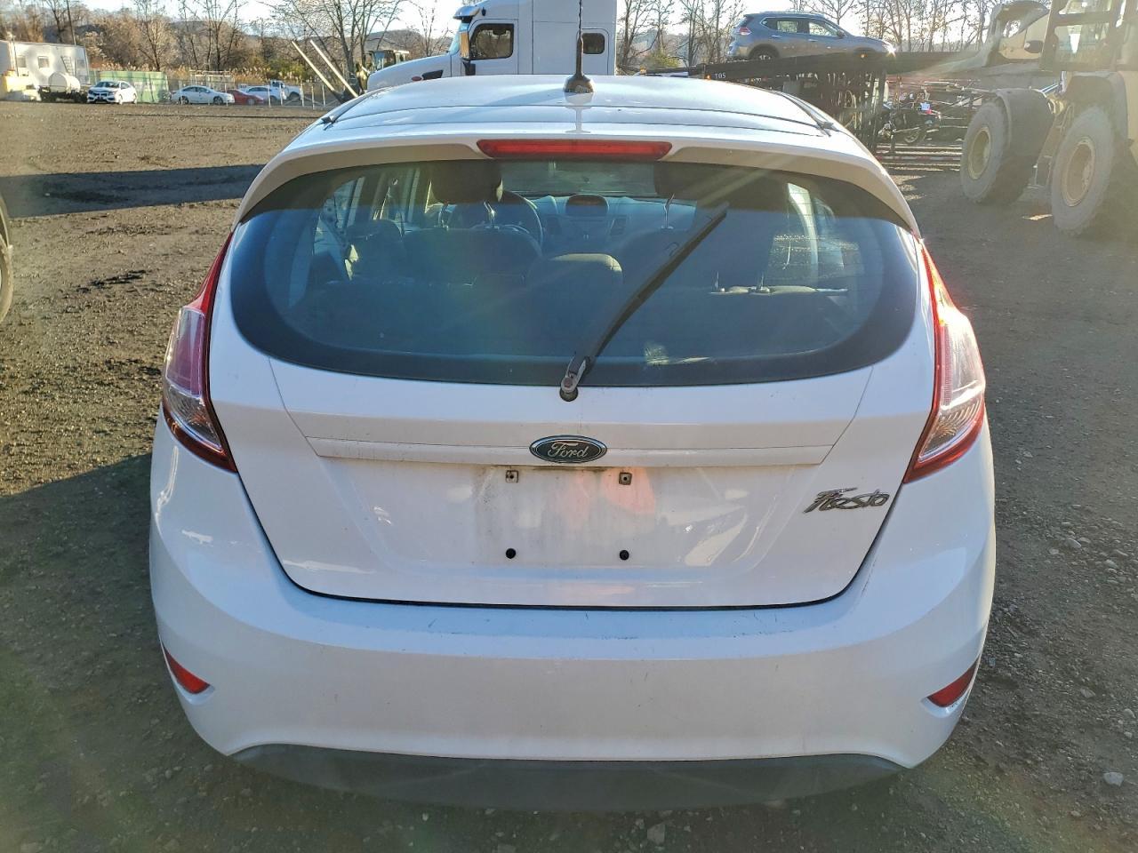2016 FORD Fiesta