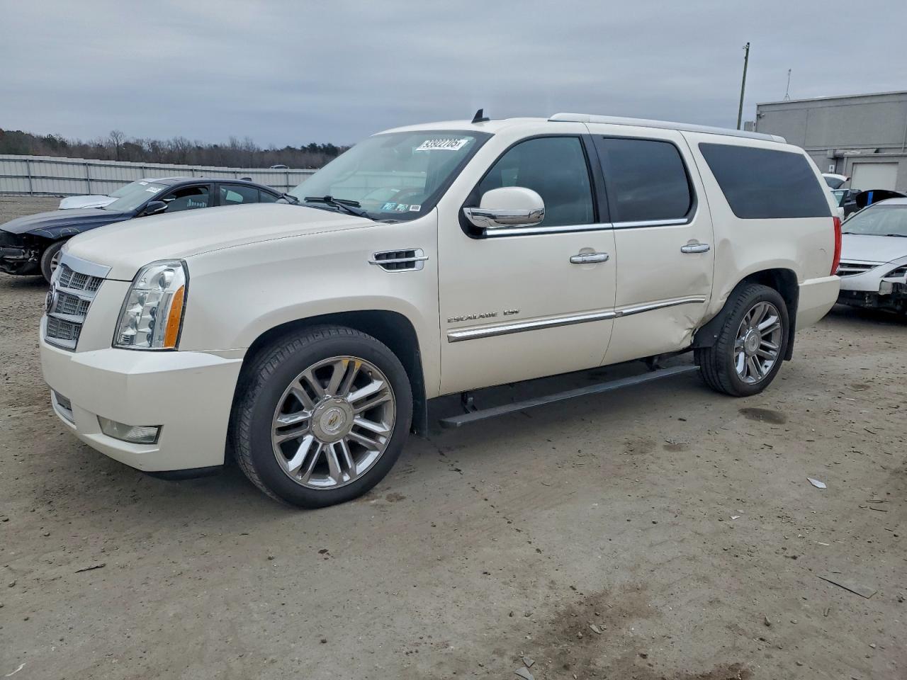 2011 CADILLAC Escalade ESV