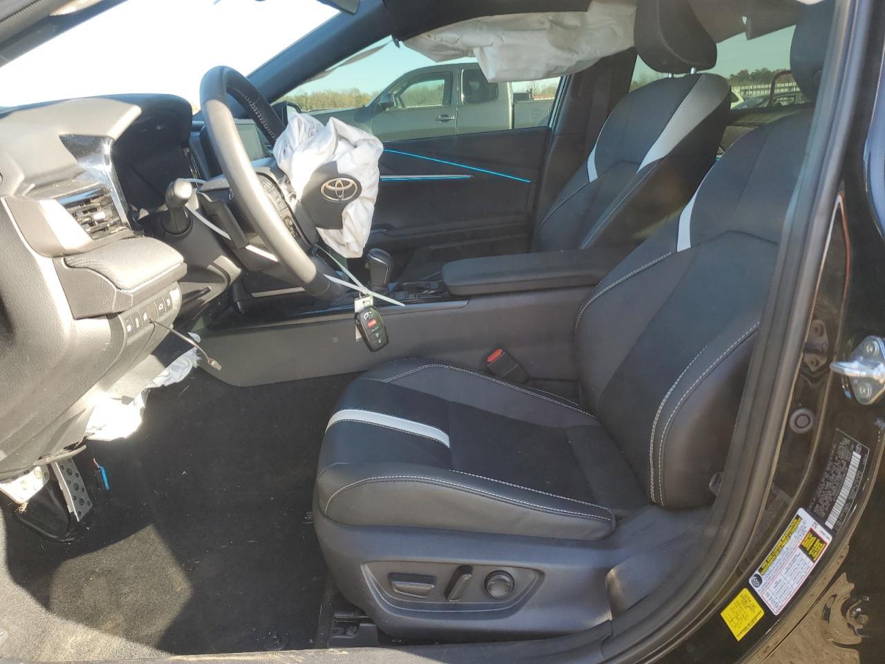 2025 TOYOTA CAMRY