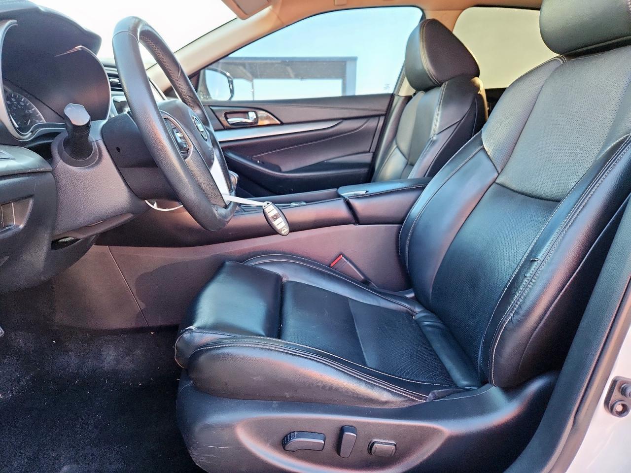 2017 NISSAN Maxima