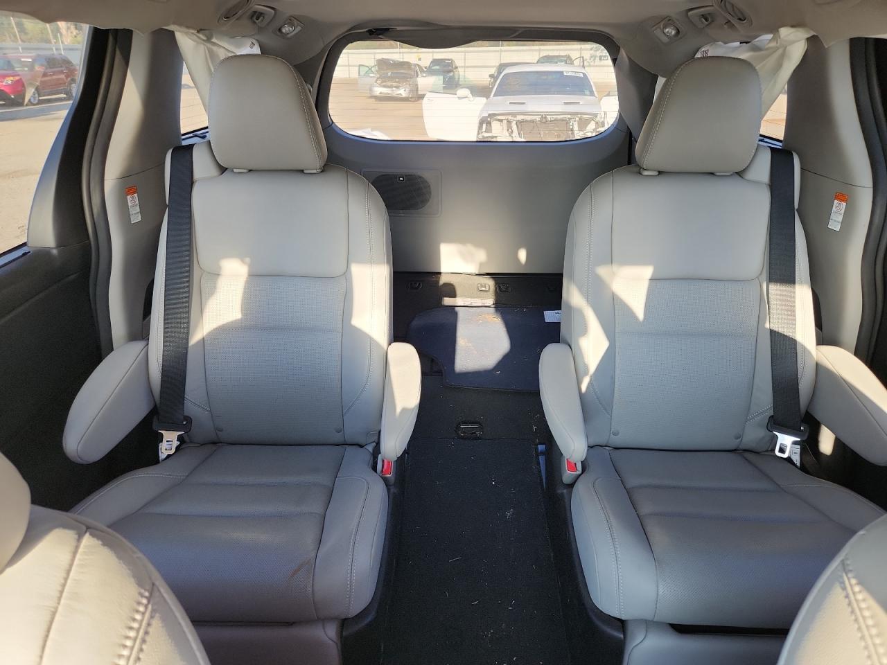 2019 TOYOTA SIENNA