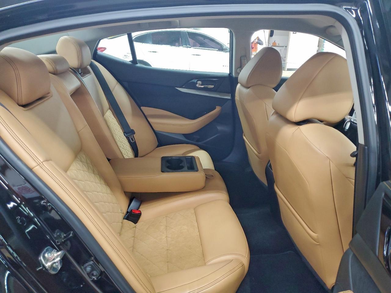 2016 NISSAN Maxima