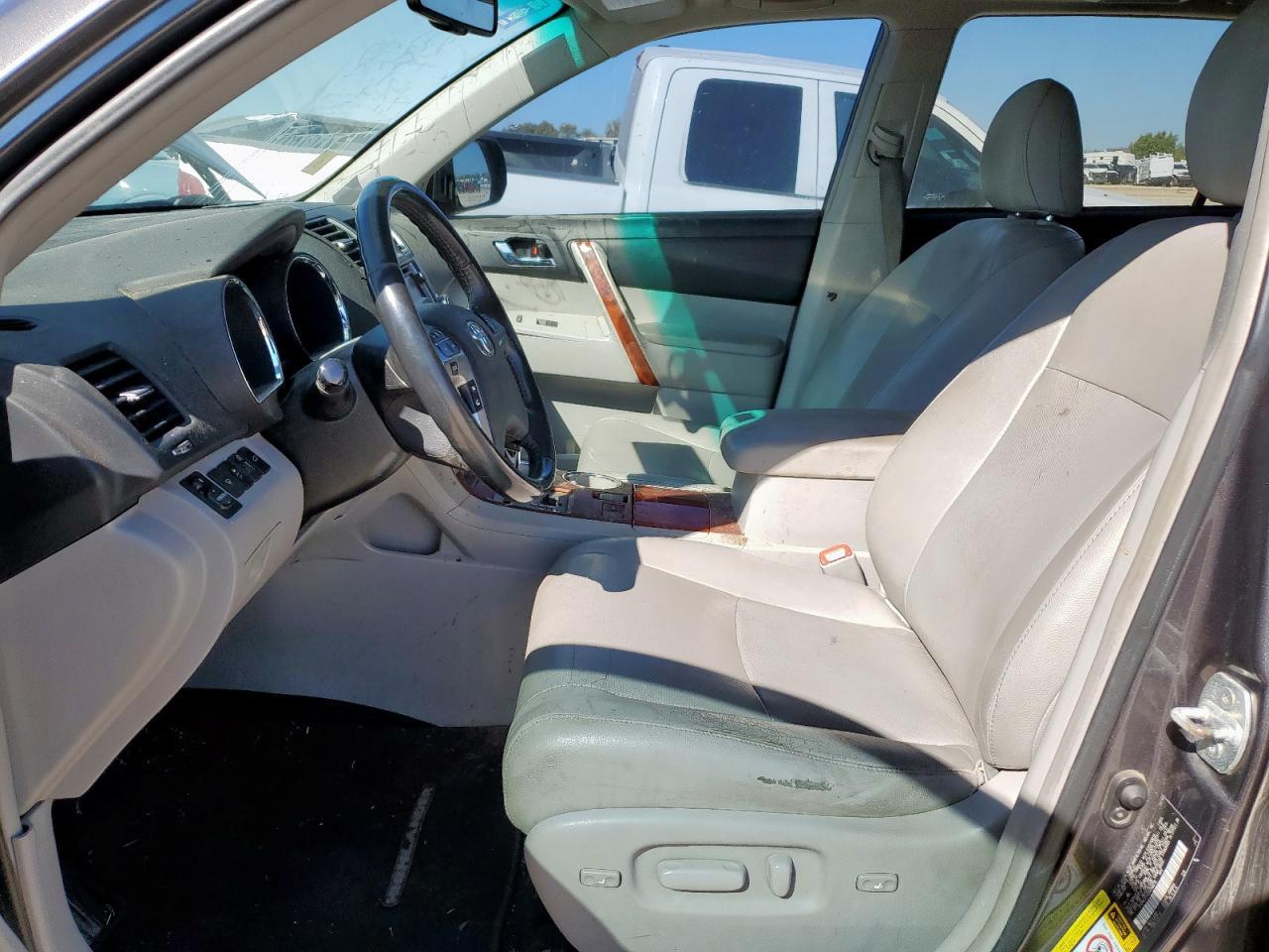 2013 TOYOTA HIGHLANDER
