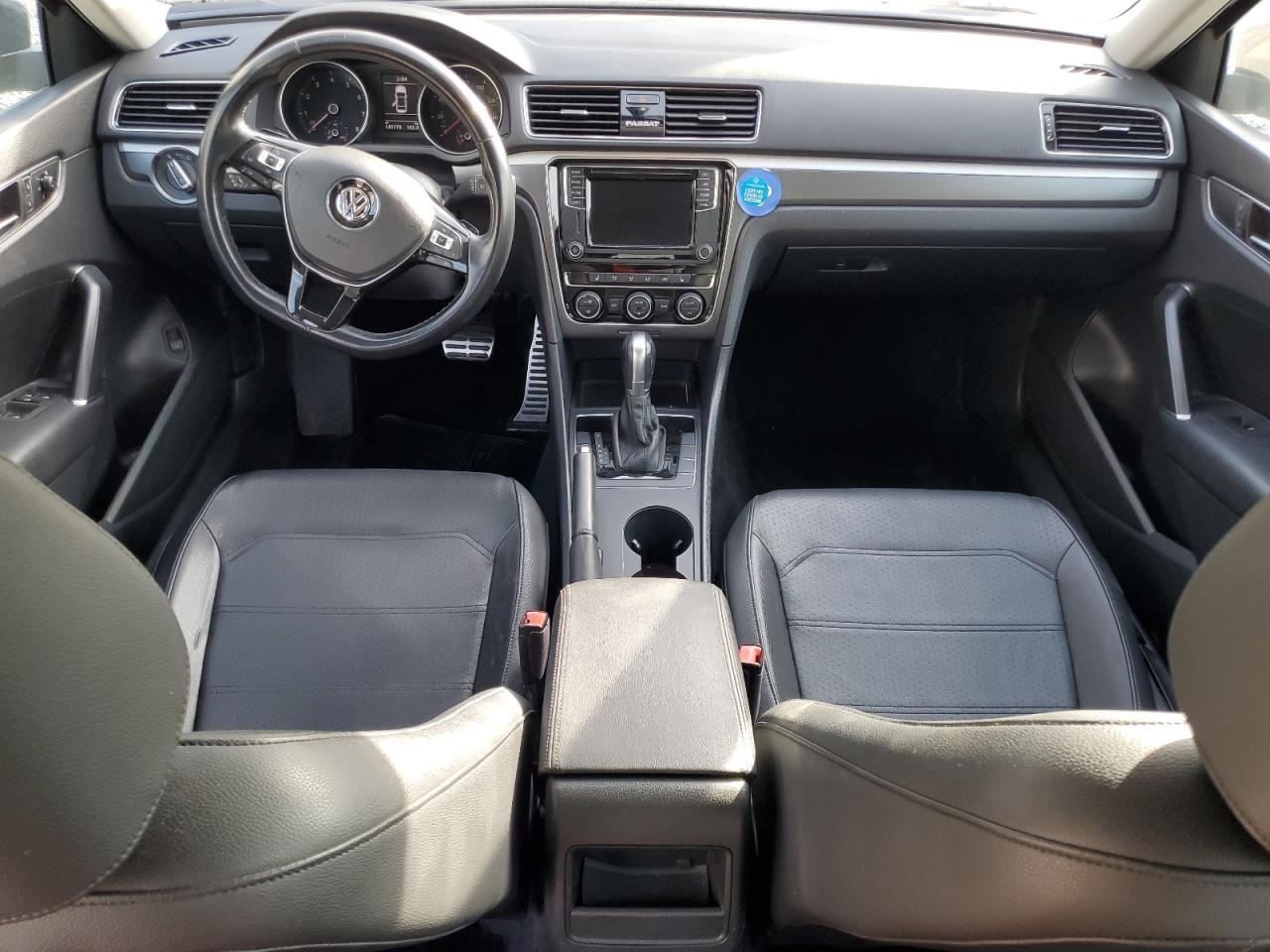 2018 VOLKSWAGEN Passat