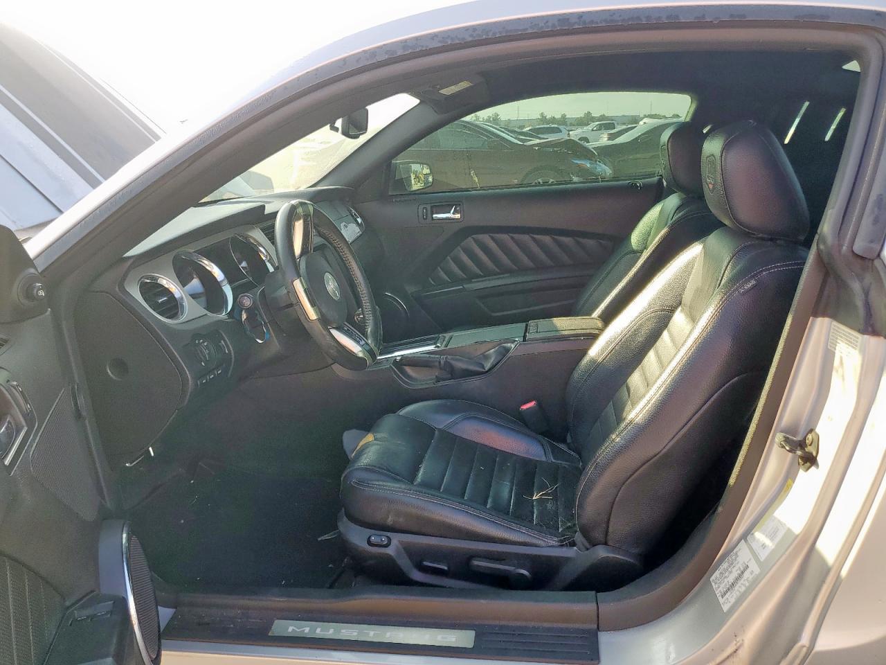 2011 FORD MUSTANG