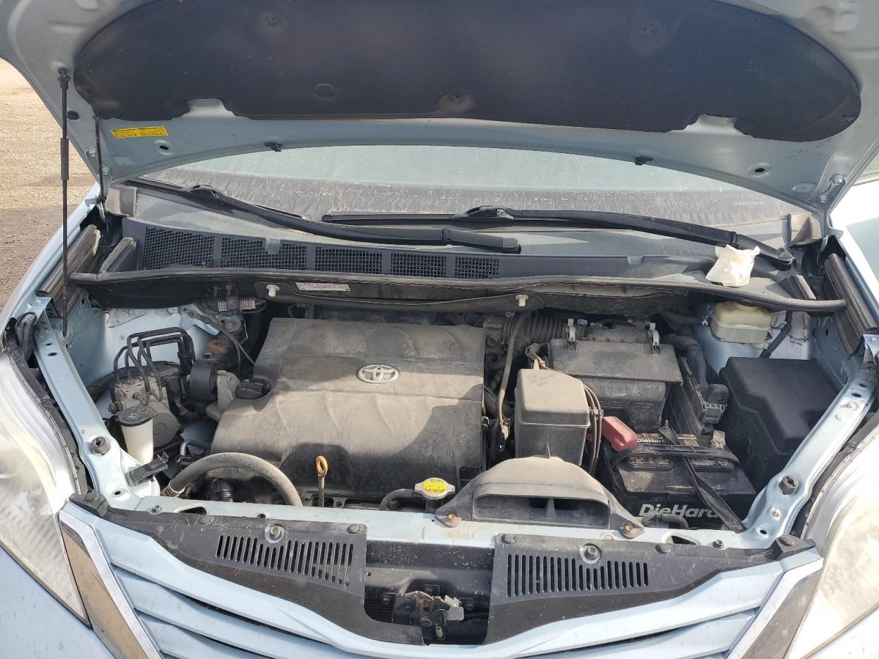 2016 TOYOTA SIENNA