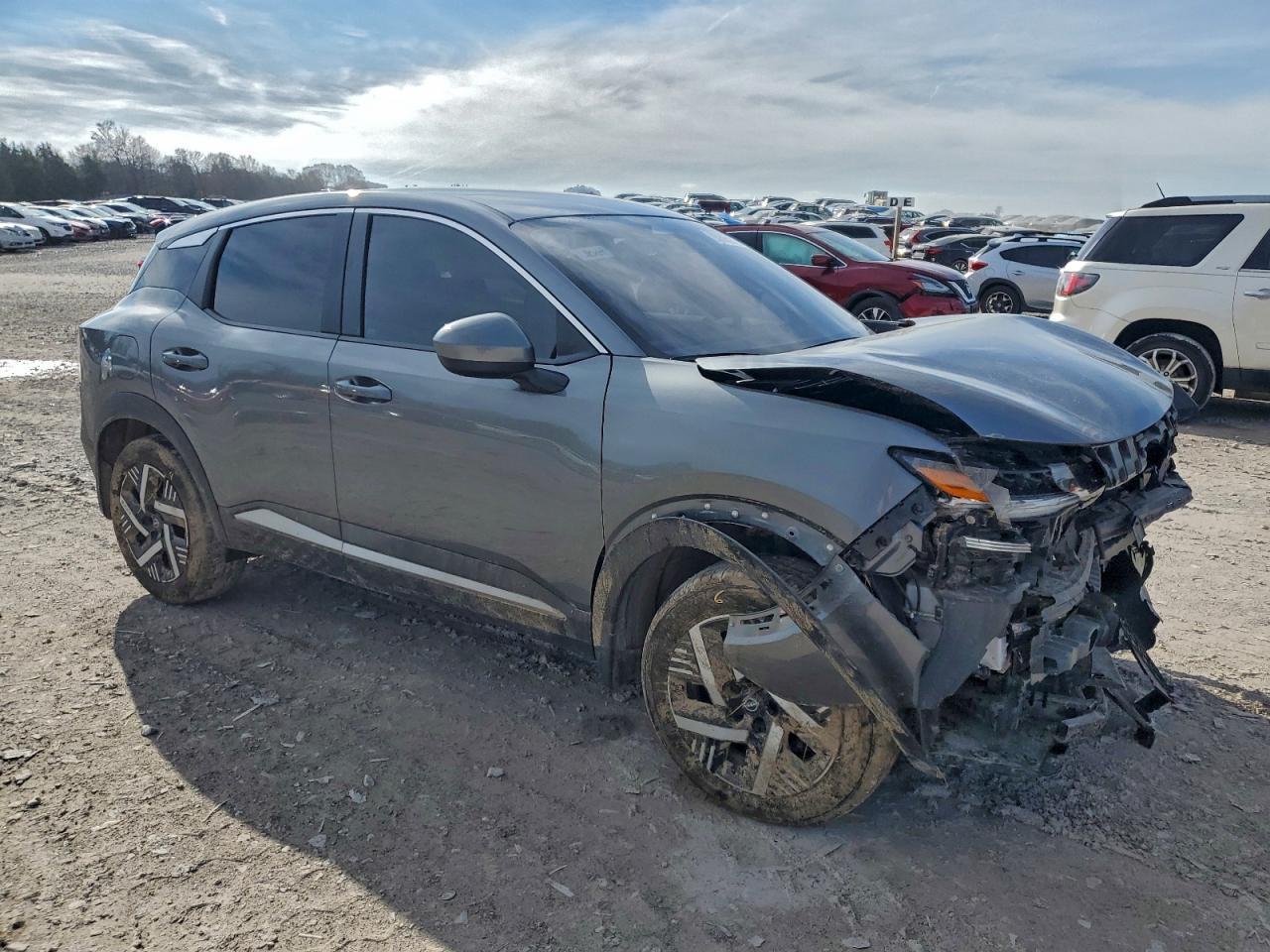 2025 NISSAN KICKS