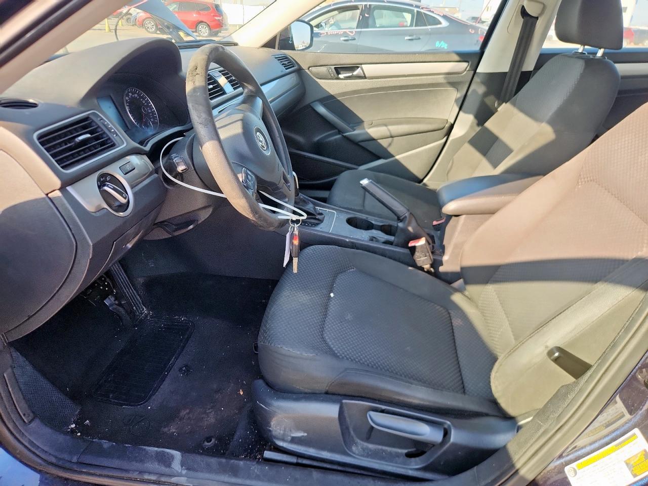 2014 VOLKSWAGEN Passat