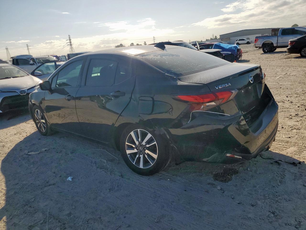 2020 NISSAN VERSA