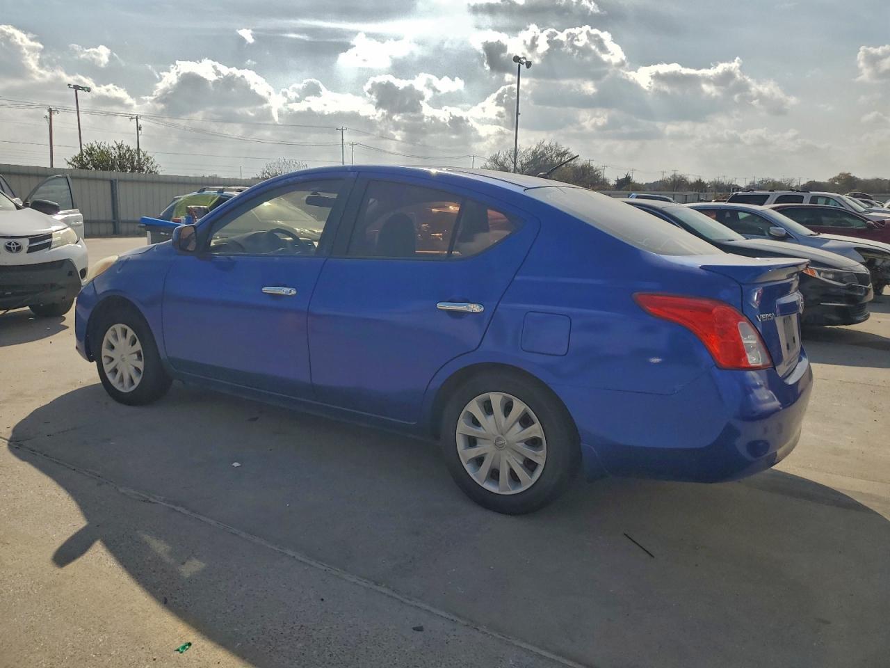 2014 NISSAN VERSA