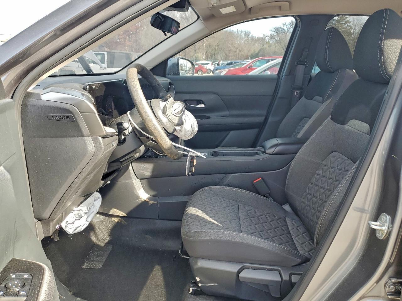 2025 NISSAN KICKS