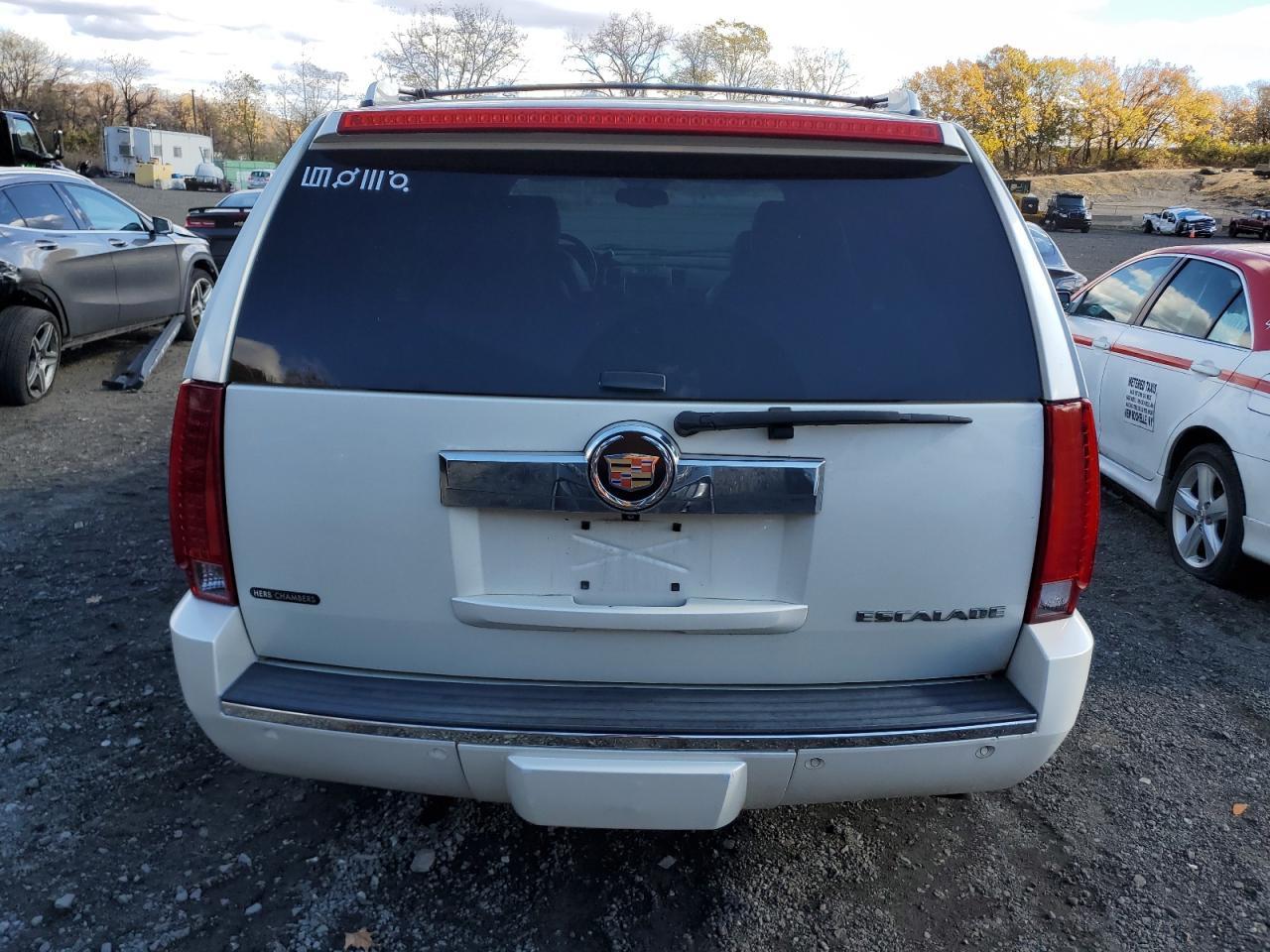 2014 CADILLAC ESCALADE