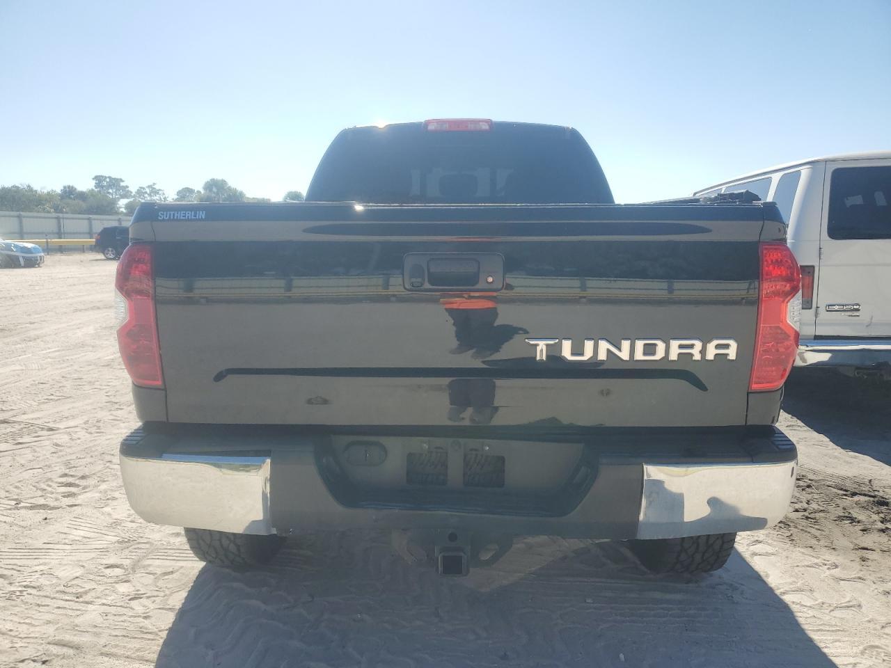 2016 TOYOTA TUNDRA