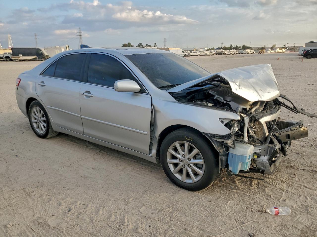 2011 TOYOTA CAMRY