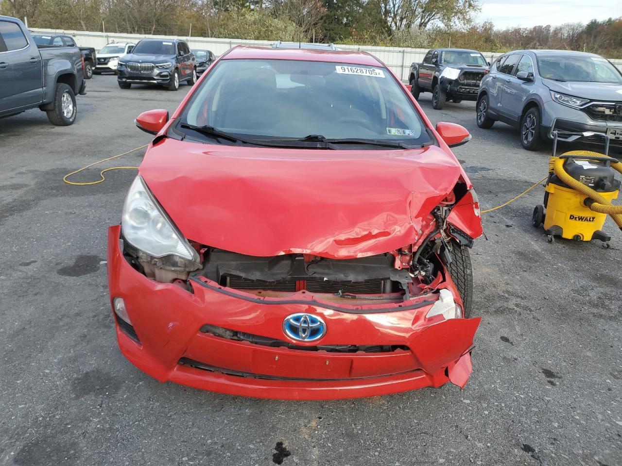 2013 TOYOTA Prius c