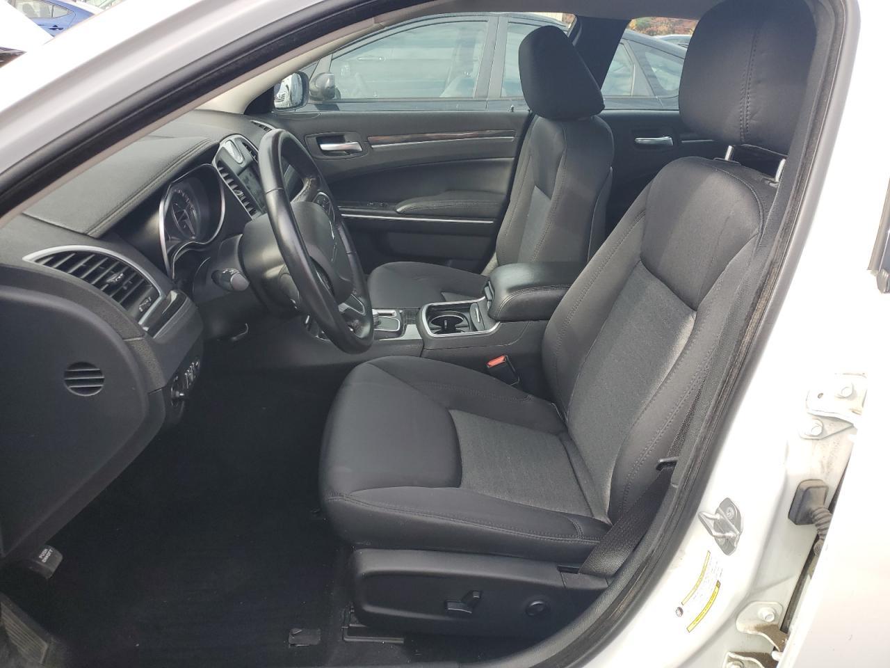 2019 CHRYSLER 300