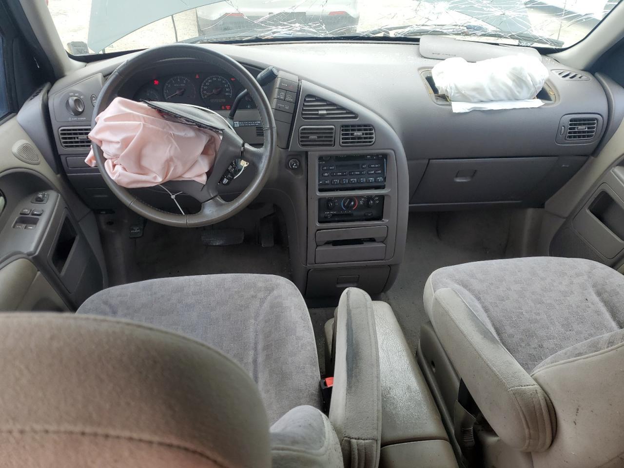 2001 NISSAN Quest