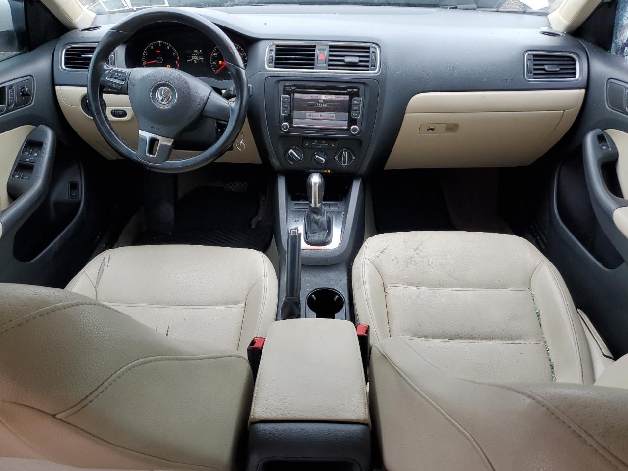 2011 VOLKSWAGEN JETTA