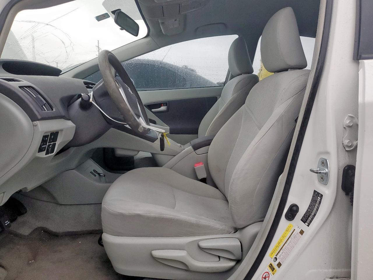 2011 TOYOTA PRIUS