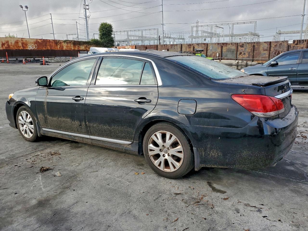2011 TOYOTA Avalon