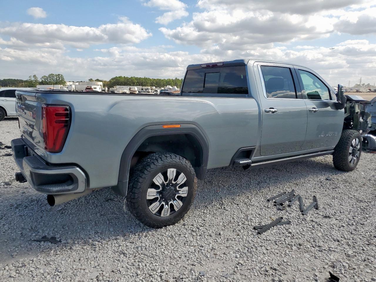 2024 GMC Sierra
