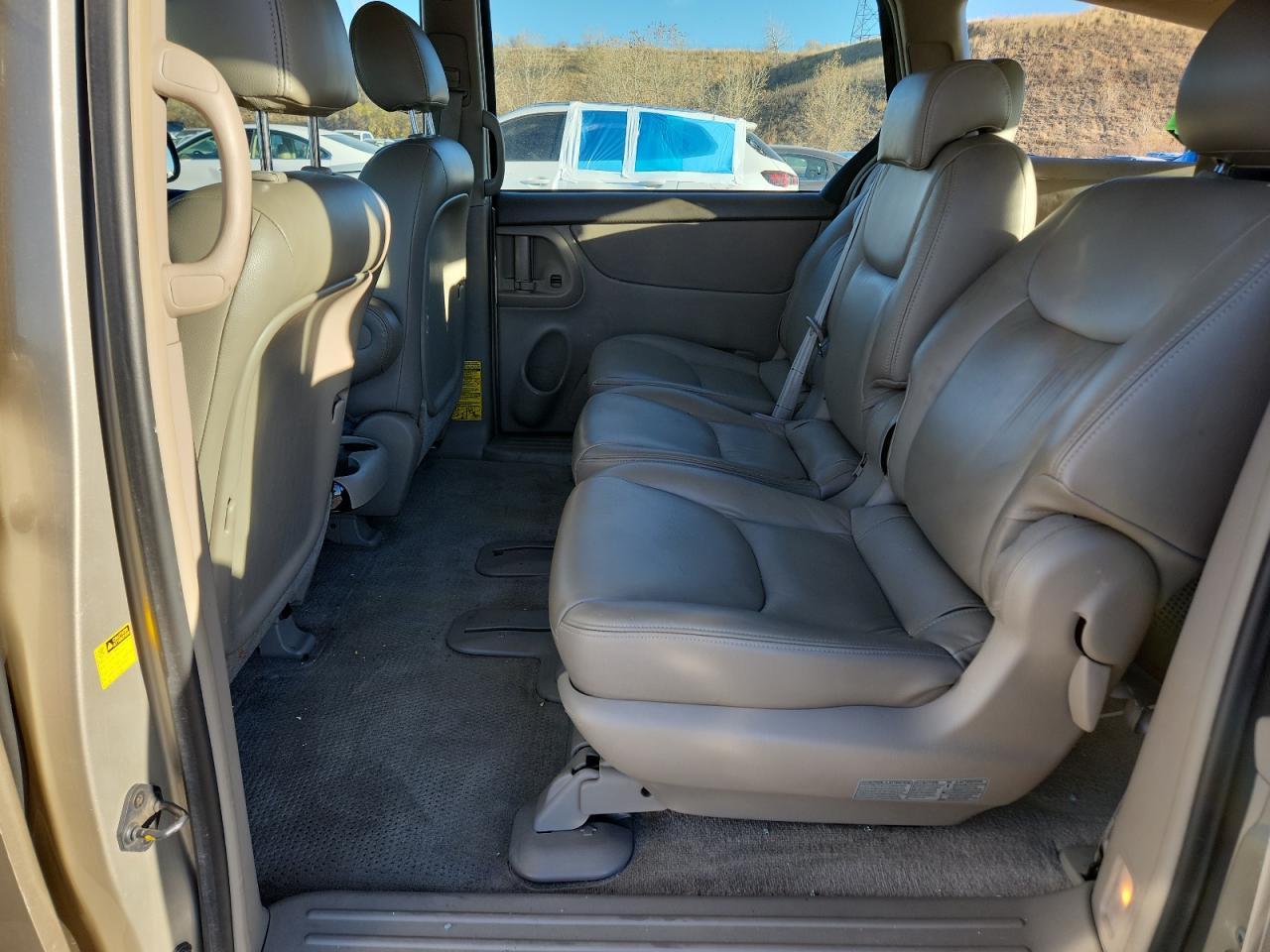 2005 TOYOTA SIENNA