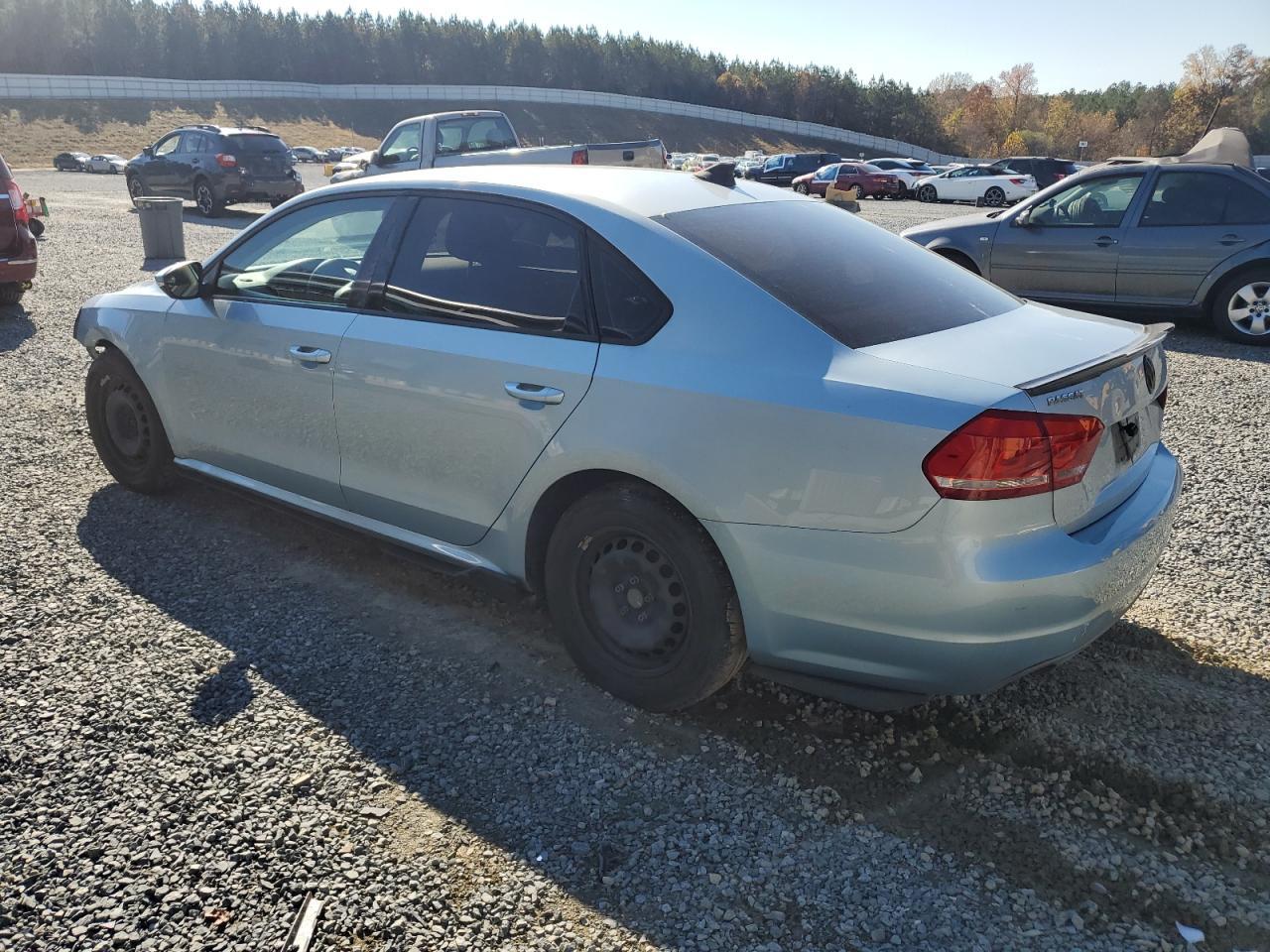 2012 VOLKSWAGEN Passat
