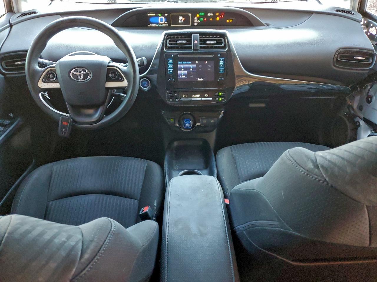 2016 TOYOTA PRIUS